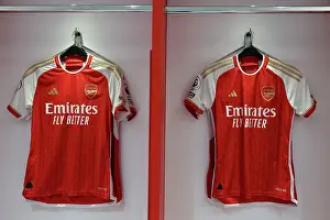 Arsenal V Wolverhampton Wanderers 2022-23 Prints: Arsenal Dressing Room: Pre-Match Focus against Wolverhampton Wanderers (2022-23)