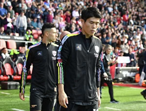 Images Dated 23rd October 2022: Arsenal Duo Gabriel Martinelli and Takehiro Tomiyasu Pre-Match at Southampton's St