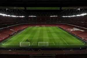 Images Dated 3rd December 2014: Arsenal at Emirates: Arsenal vs Southampton, Premier League 2014-15