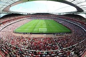 Sunderland Afc Collection: Arsenal at Emirates Stadium: Premier League Clash against Sunderland
