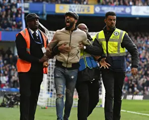Arsenal Fan Ejected from Chelsea vs Arsenal Premier League Match, 2017-18