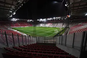 Arsenal Fans Gather Outside Olympiacos Karaiskakis Stadium for Europa League Match Amidst Pandemic Restrictions
