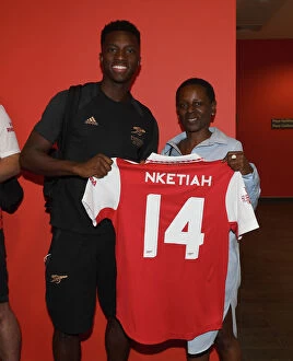 Emirates Cup 2022 Collection: Arsenal Fans Honoring Loyalty: Presenting Shirts to Players before Emirates Cup Match vs Sevilla