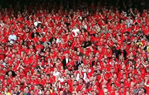 Images Dated 11th May 2006: Arsenal fans in the North Bank. Arsenal 4: 2 Wigan Athletic