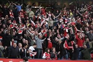 Images Dated 14th April 2008: Arsenal Fans Unyielding Spirit: 25-Minute Standing Ovation After 2-1 Loss to Manchester United, 2008