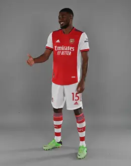 Arsenal Photocall 2021-22 Prints: Arsenal FC: 2021-22 First Team Training - Ainsley Maitland-Niles