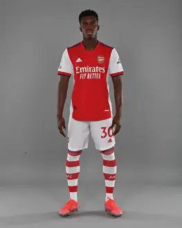 Arsenal Photocall 2021-22 Prints: Arsenal FC: 2021-22 Team Photocall - Eddie Nketiah