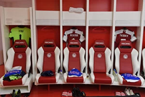 Images Dated 25th February 2021: Arsenal FC: Bernd Leno, Hector Bellerin, and Kieren Tierney in the Changing Room Before Arsenal v