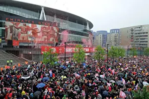 Arsenal FA Cup Final Victory Parade 2014-15 Prints: Arsenal FC: Celebrating FA Cup Victory - Parade at Emirates Stadium