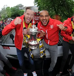 Arsenal FC: Celebrating FA Cup Victory with Ramsey and Walcott (2014-15)