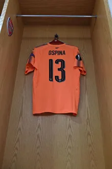 Arsenal V FC Köln 2017-18 Prints: Arsenal FC: David Ospina Prepares for Arsenal v 1. FC Koeln UEFA Europa League Match