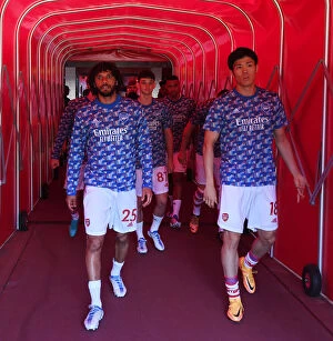 Images Dated 8th May 2022: Arsenal FC: Elneny and Tomiyasu Prepare for Arsenal v Leeds United