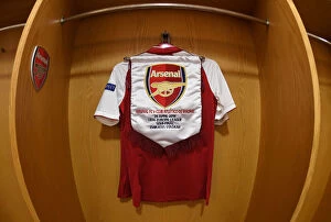 Arsenal v Atletico Madrid 2017-18 Collection: Arsenal FC: Europa League Semi-Final - Ready for Battle: Arsenal Shirt and Pennant