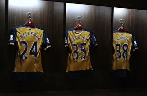 Arsenal V Singapore XI Prints: Arsenal FC: Gearing Up for the Barclays Asia Trophy Battle in Singapore