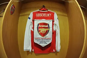Arsenal V Paris Saint-Germain 2016-17 Prints: Arsenal FC: Laurent Koscielny's Pre-Match Ritual (Champions League 2016-17)