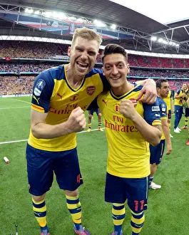 Arsenal FC: Per Mertesacker and Mesut Ozil Celebrate FA Cup Victory