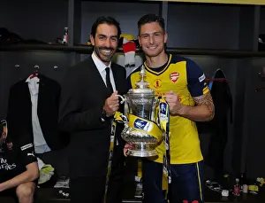 Arsenal V Aston Villa - FA Cup Final 2015 Prints: Arsenal FC: Olivier Giroud and Robert Pires Celebrate FA Cup Victory
