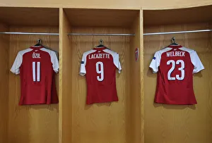 Arsenal V Atletico Madrid 2017-18 Prints: Arsenal FC: Ozil, Lacazette