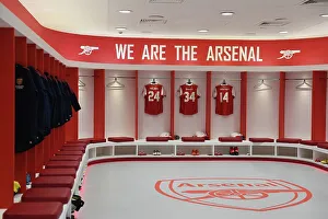 Arsenal V Juventus 2022-23 Prints: Arsenal FC: Pre-Match Changing Room - Nelson