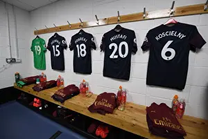 Arsenal FC: Pre-Match Focus at Huddersfield Changing Room