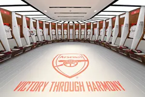 Arsenal FC: Pre-Match Huddle in the Changing Room before FA Community Shield vs Liverpool (2020-21)