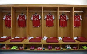 Arsenal V Burnley 2019-20 Prints: Arsenal FC: Pre-Match Huddle in the Changing Room vs Burnley FC (2019-20)