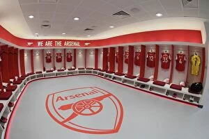 Images Dated 1st March 2023: Arsenal FC: Pre-Match Huddle in Emirates Stadium Changing Room (Arsenal v Everton)
