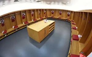 Arsenal FC: Pre-Match Huddle in Emirates Stadium Dressing Room vs Watford FC (2019-20)