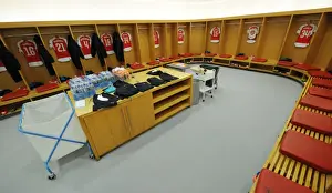 Arsenal V Olympiacos 2015/16 Prints: Arsenal FC: Pre-Match Huddle, UEFA Champions League (2015/16) - Arsenal vs Olympiacos