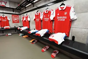 Newcastle United V Arsenal 2022-23 Prints: Arsenal FC: Pre-Match Preparation at Newcastle United's St