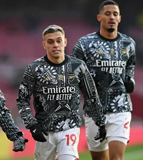 Arsenal FC: Pre-Match Warm-Up vs. Wolverhampton Wanderers (2023-24) - Leandro Trossard and Team