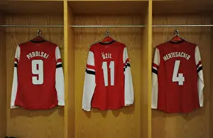 Arsenal V Tottenham Hotspur 2013-14 Prints: Arsenal FC: Preparing for Battle - Arsenal v Tottenham Hotspur, FA Cup Third Round