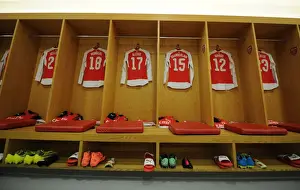 Arsenal V Hull City - FA Cup 2015-16 Prints: Arsenal FC: Preparing for Battle in FA Cup Fifth Round Against Hull City