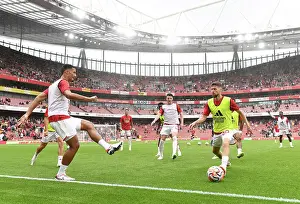 Arsenal FC: Saliba and Jorginho Warm Up Ahead of Arsenal v Nottingham Forest (2023-24)
