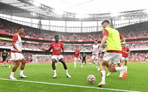 Arsenal FC: Saliba and Saka Warm Up Ahead of Arsenal v Nottingham Forest (2023-24)