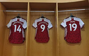Arsenal FC Strikers: Aubameyang, Lacazette, Pepe - United Pre-Match Huddle in Arsenal Changing Room (2019-20)