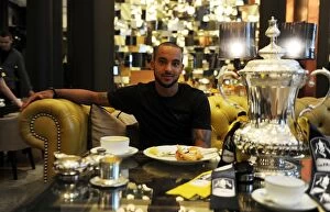 Images Dated 31st May 2015: Arsenal FC: Theo Walcott Leads the FA Cup Victory Parade, London 2015