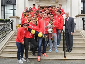 Arsenal FC: Triumphant Parade with Arsene Wenger and the Squad - FA Cup Victory (2014-15)