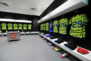Images Dated 1st November 2023: Arsenal FC: United in the Dressing Room Before the West Ham Showdown, 2023-24