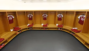 Arsenal FC: United in Pre-Battle Huddle vs. Watford (2019-2020)