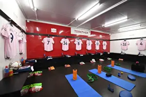 Crystal Palace V Arsenal 2022-23 Prints: Arsenal FC: United in Pre-Match Focus at Crystal Palace (Premier League 2022-23)