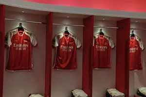 Arsenal FC: United Team Spirit Before Clash with Crystal Palace (2023-24)
