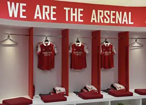 Arsenal V Crystal Palace 2022-23 Prints: Arsenal FC: Unity in the Huddle - Pre-Match Moment before Battle vs Crystal Palace (2022-23)