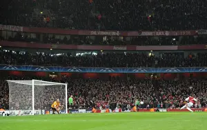 Arsenal FC v AC Milan - UEFA Champions League Round of 16