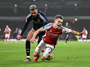 Arsenal V Aston Villa 2024-25 Prints: Arsenal FC v Aston Villa FC - Premier League