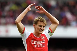 Arsenal FC v Aston Villa - Premier League
