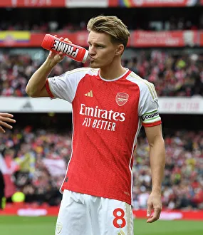 Arsenal FC v Aston Villa - Premier League