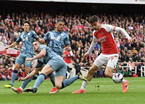 Arsenal FC v Aston Villa - Premier League