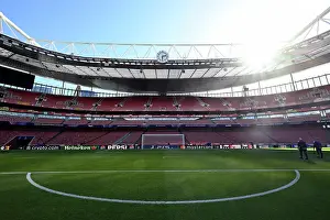 Arsenal V Bayer Leverkusen 2025-26 Prints: Arsenal FC v Bayer 04 Leverkusen - UEFA Champions League 2025/26 Round of 16 Second Leg