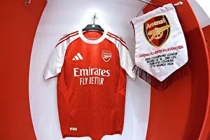 Arsenal V Bayer Leverkusen 2025-26 Prints: Arsenal FC v Bayer 04 Leverkusen - UEFA Champions League 2025/26 Round of 16 Second Leg